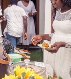 Cheers and Yums – Local Bar, Global Vibes
