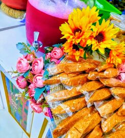 Cheers and Yums – Local Bar, Global Vibes
